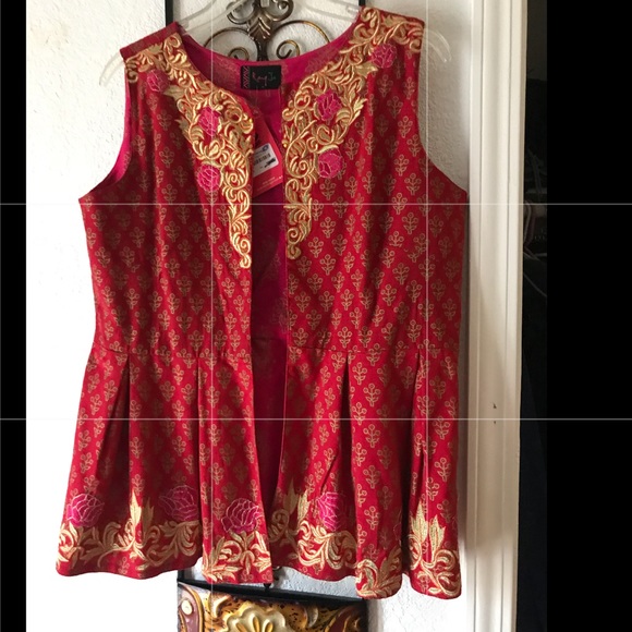 Top - Picture 2 of 6